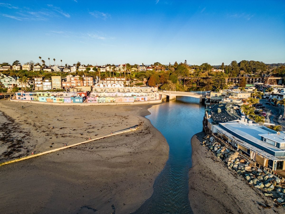 Capitola's Beachfront Haven — photo 1