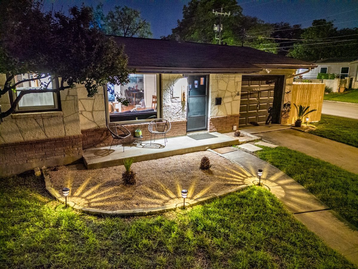 Alamo City Oasis — photo 12